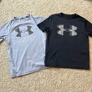 Under Armour set of two tee shirts size S